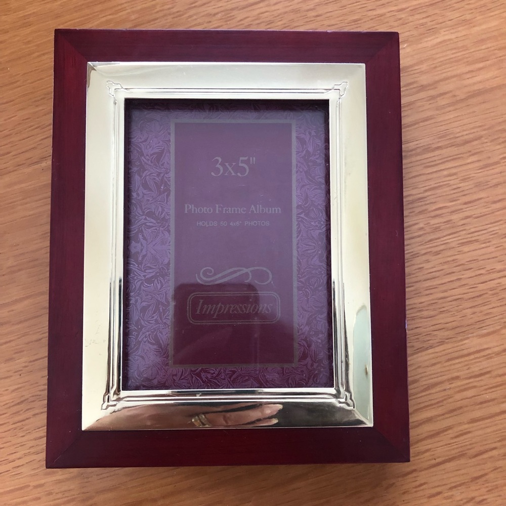 NEW Impressions Wood Photo Frame Album
